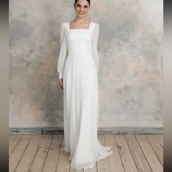 Wedding Dress - Picture 2 of 5